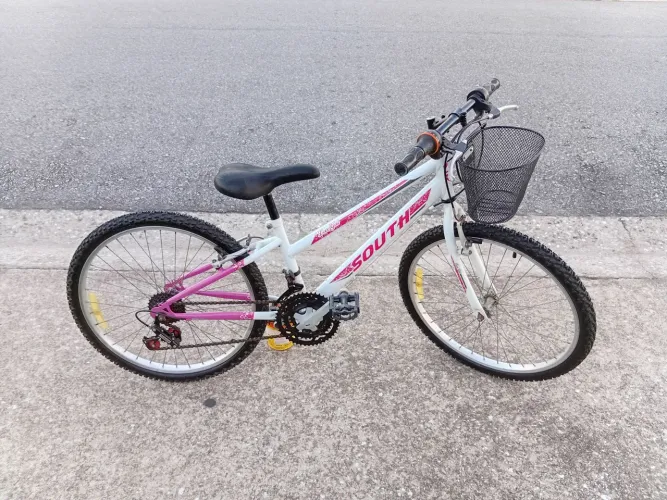 Bicicleta juvenil aro 24 ACEITO TROCA 
