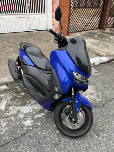 Moto conservada, de garagem, único dono 