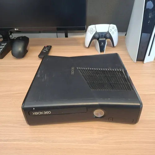 XBOX 360 + KNECT + 25 JOGOS 