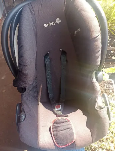 Bebê conforto da marca safty usado