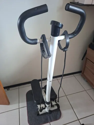 Elíptico de ginástica de passo 