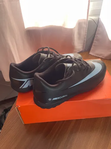 Chuteira Society Nike Mercurial Número 42