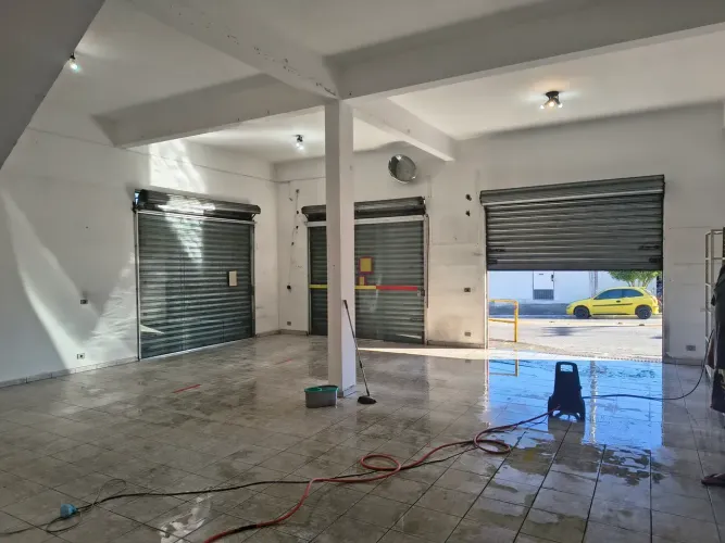Ponto Comercial 70- m² - Esquina - Res. Galo Branco