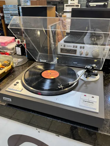 Lindo toca disco Gradiente DD1 (revisado com garantia)