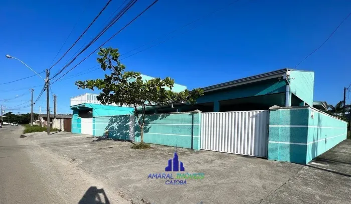 CASA E SOBRADO COM PISCINA