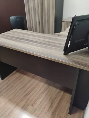 Mesa De Escritório ((Avantti) Em L - 2 Gavetas