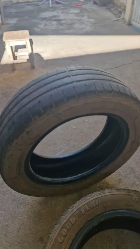 Par de pneus usados 185/60 R15