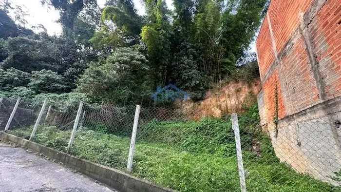 Terreno à venda em Cotia, Jardim Arco-Íris, com 256 m²
