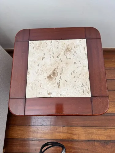 Mesa de canto quadrada