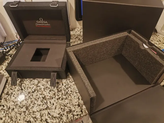 Estojo Omega Speedmaster Professional 'Big Box' original, completo com manual, livreto lua