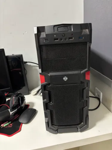 Gabinete terabyte + Fonte TGT Tomahawk 500W + todos fios instalados + tampa de vidro 