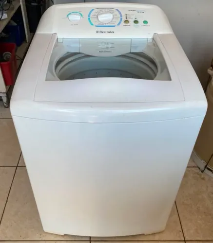 Vende uma máquina de lavar roupa consul 12 kg
