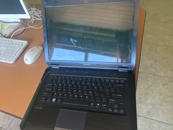 Venda de notebook retira peças