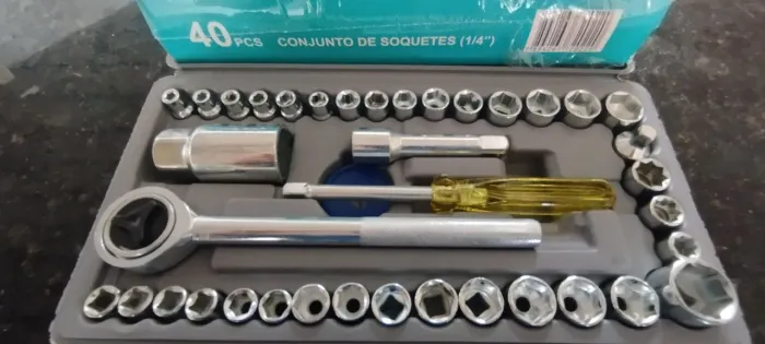 Caixa maleta de ferramentas com 40 peças de soquetes (1/4")
