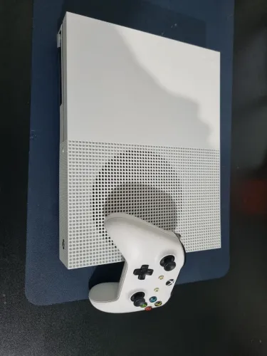 Xbox one S 500GB 1 controle + GTA V