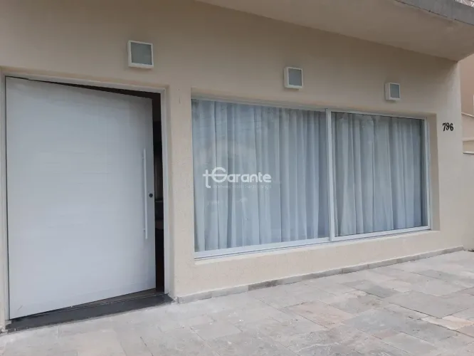 Casa de Condomínio para aluguel com 590m², 5 dormitórios e 4 vagas em Barueri