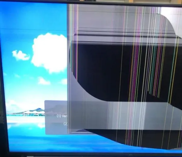 TV smart com tela trincada