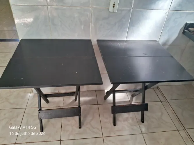 Mesas de madeira 70×70 com cadeiras