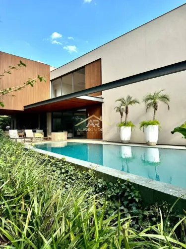 CASA DE LUXO 537m²| 4 Suítes | 7 Banheiro | 4 Vagas| Lavabo no Tamboré 10.