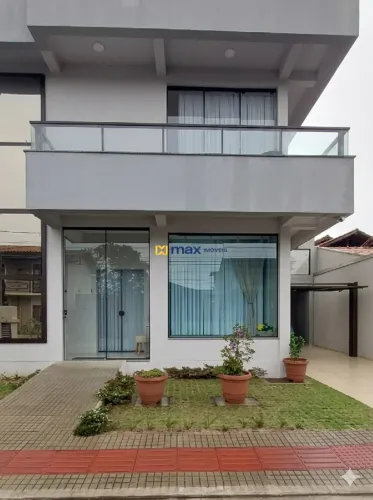 Loja de aproximadamente 22m² térrea com vitrine e totalmente mobiliada no bairro São Vicen