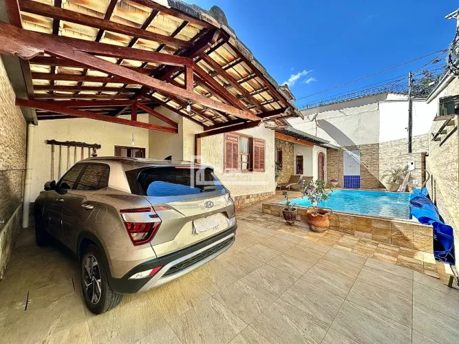 Casa com Piscina, Espaço Gourmet e Sauna - 4 Quartos (2 Suítes) - 2 Vagas - Itapoã - BH
