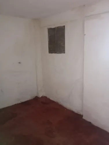 Aluga se kitnet sala cozinha americana 1quarto banheiro quintal 