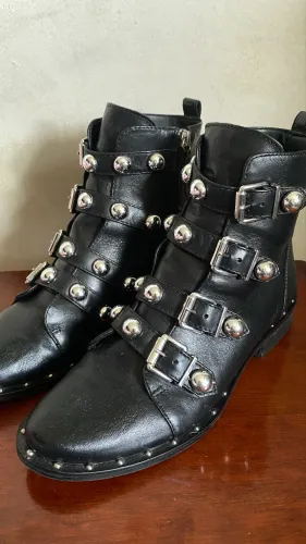 Botinha Schütz, cheia de estilo ! TAM 39