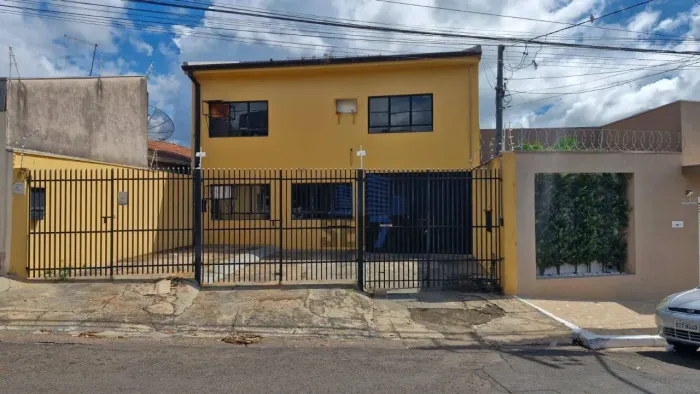 Barracão Comercial Ideal para deposito de distribuição, com 5 Salas.