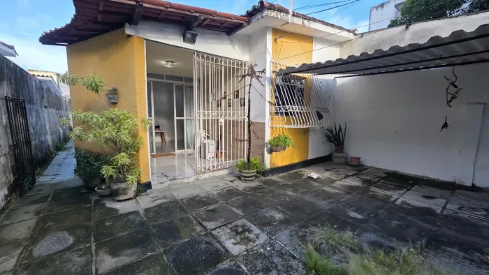 Casa para Venda em Jaboatão dos Guararapes, Candeias, 3 dormitórios, 1 suíte, 2 banheiros,