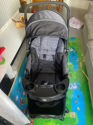 Carrinho de bebê + bebê conforto - Cosco Kids 