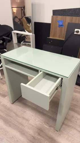 Mesa escritório/manicure 