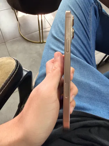 IPHONE 16 PRO MAX 256 GB (TRINCADO NA PARTE TRASEIRA)