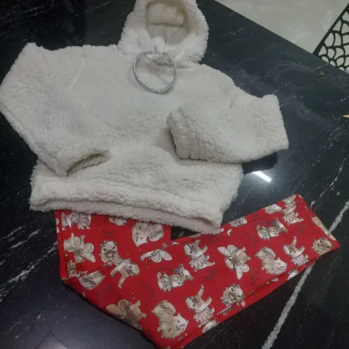 vendo ótimo conjunto tamanho 6e 8  so 25 reais semi novo novinho 