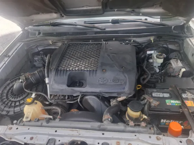Toyota Hilux CD SR D4-d 4X4 3.0 TDI Dies Aut. 2013