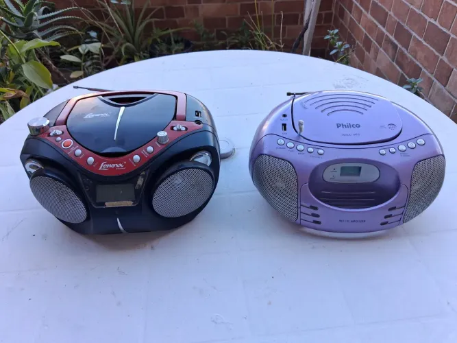 02 Rádio/CD/MP3 - Ambos R$ 55,00. No estado. VIDE DESCRIÇÃO.