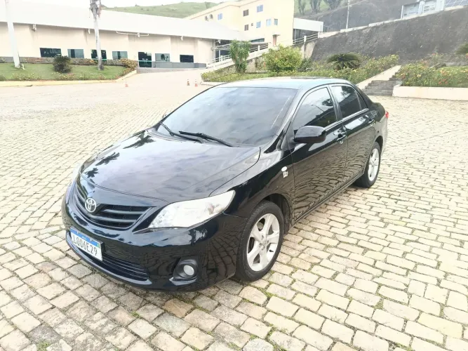 Toyota Corolla GLI 1.8 Flex 16V Mec. 2013
