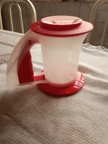Tupperware Polvilhador e Tapioqueira 250g Vermelho