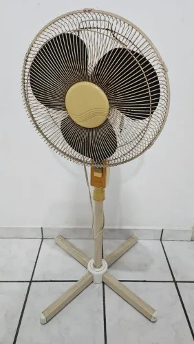 Ventilador de pé