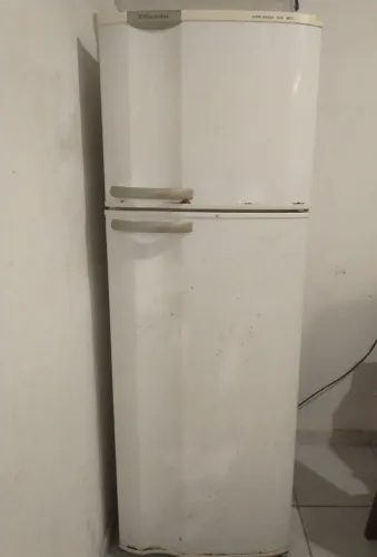 VENDE-SE  GELADEIRA Electrolux  350$