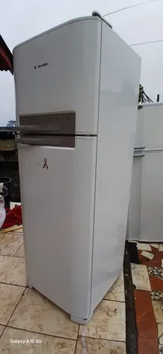Geladeira semi nova funcionando perfeitamente entrego frete grátis
