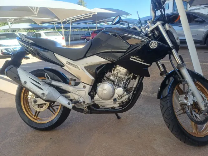 Vende-se fazer 250 particular.