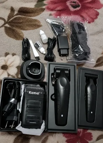 Máquina de Cabelo Kemei