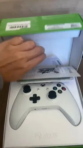 Controle Xbox one (aberto mas sem uso)