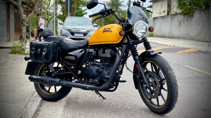 Royal Enfield Meteor 350 - Único dono, completa de acessórios, só usa Podium