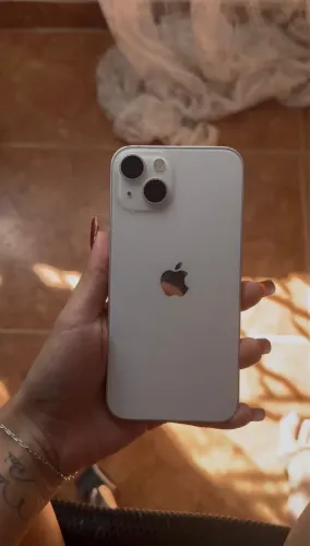 Vende se iPhone 13