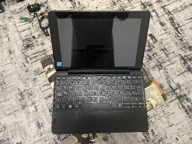 Netbook Acer D16H1 - peças