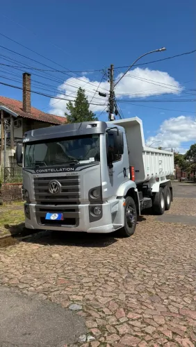 VW 24.280 6x2 ano 2013 com Caçamba 12m³ Nova