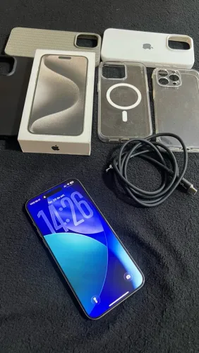 iPhone 15 pro Max titânio