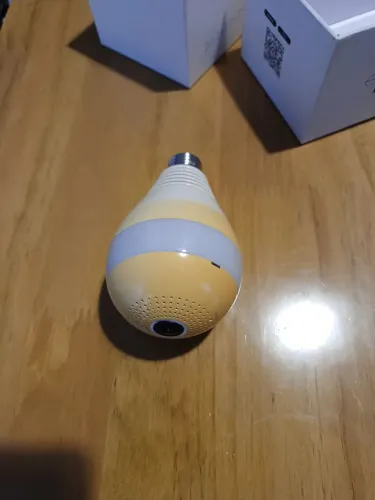 Lâmpada com câmera 360 graus 