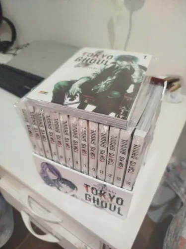 Box Tokyo ghoul completo EXTREMAMENTE NOVOS (nunca lidos) *aceito oferta*